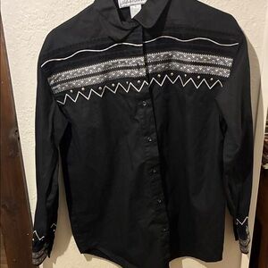 Vtg women’s adobe rose Black Western Shirt with Embroidered and embellished m